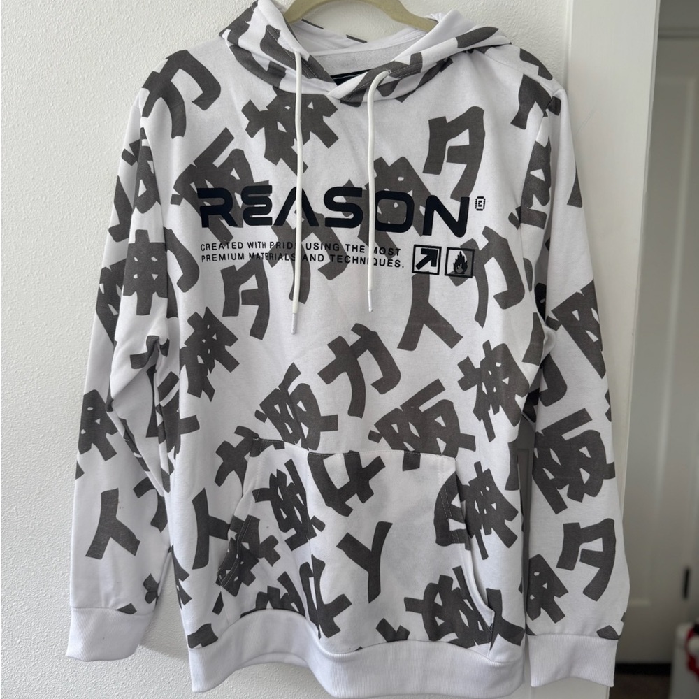 NWT Reason White and Gray Graphic Sweatshirt. Size Large